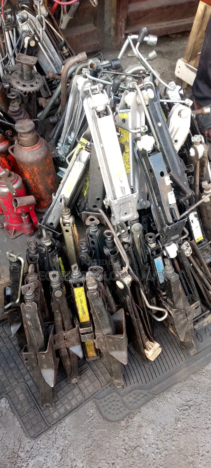 Pumping Jacks for All Engines and Vehicles