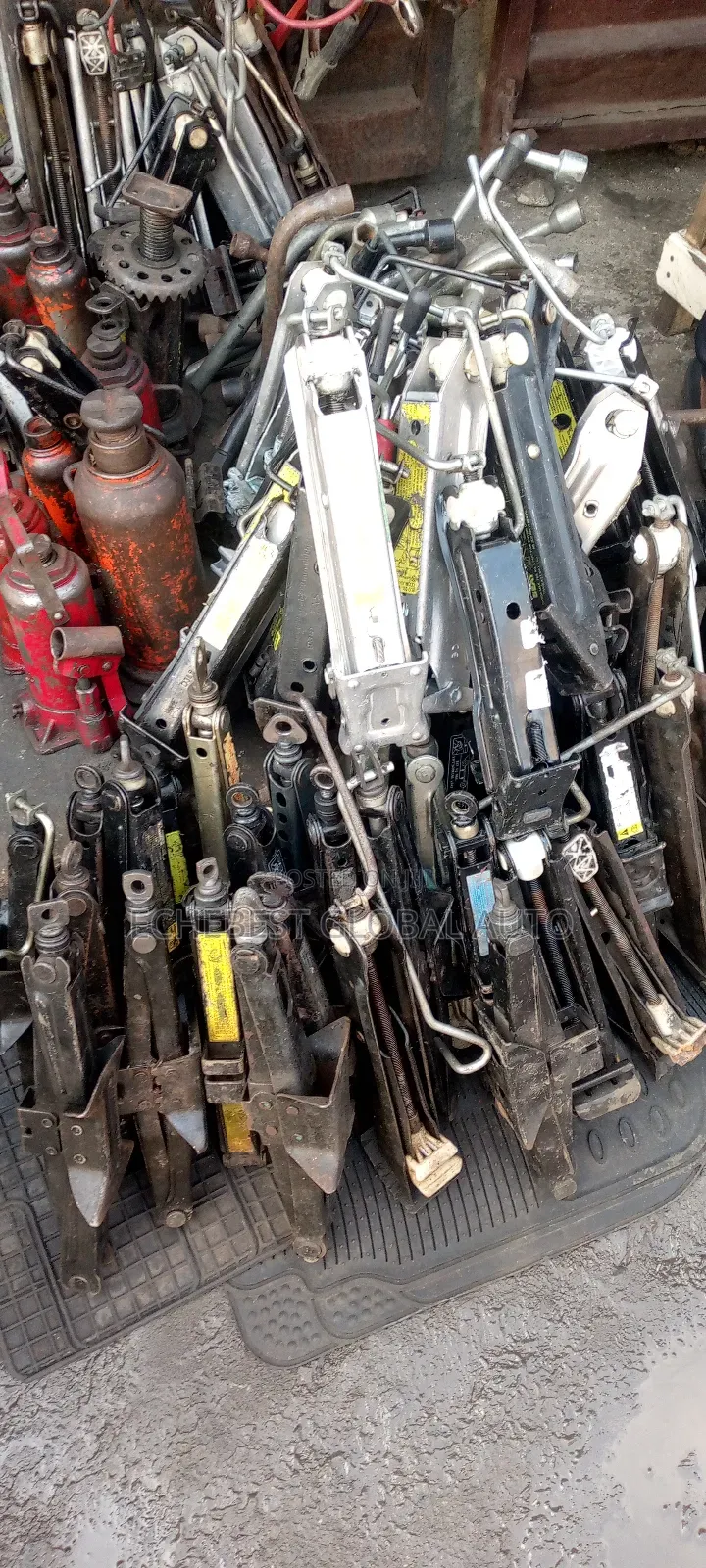 Pumping Jacks for All Engines and Vehicles