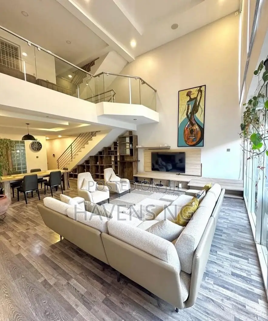 Luxury 4 Bedroom Apartment With Swimming Pool Lounge Area