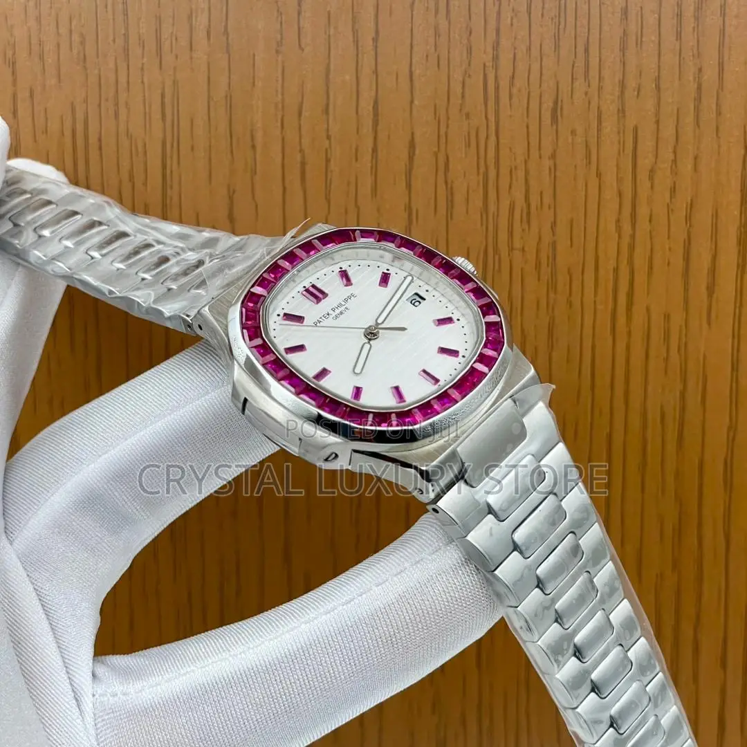 Patek Philippe Quality Luxury Ladies Chain Strap Wristwatch