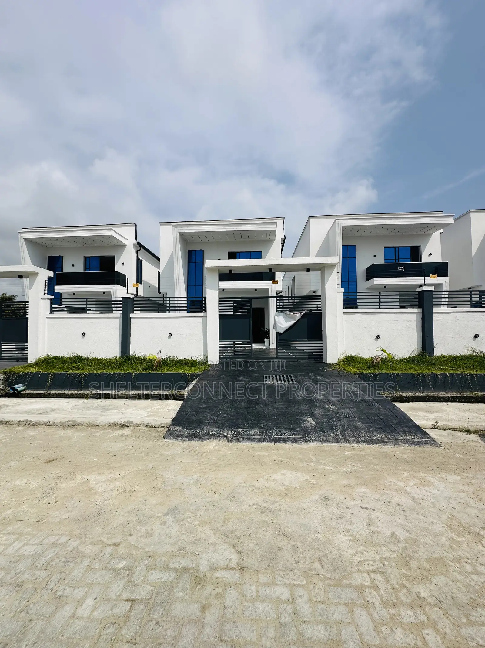 5bdrm Duplex in Ajah for sale
