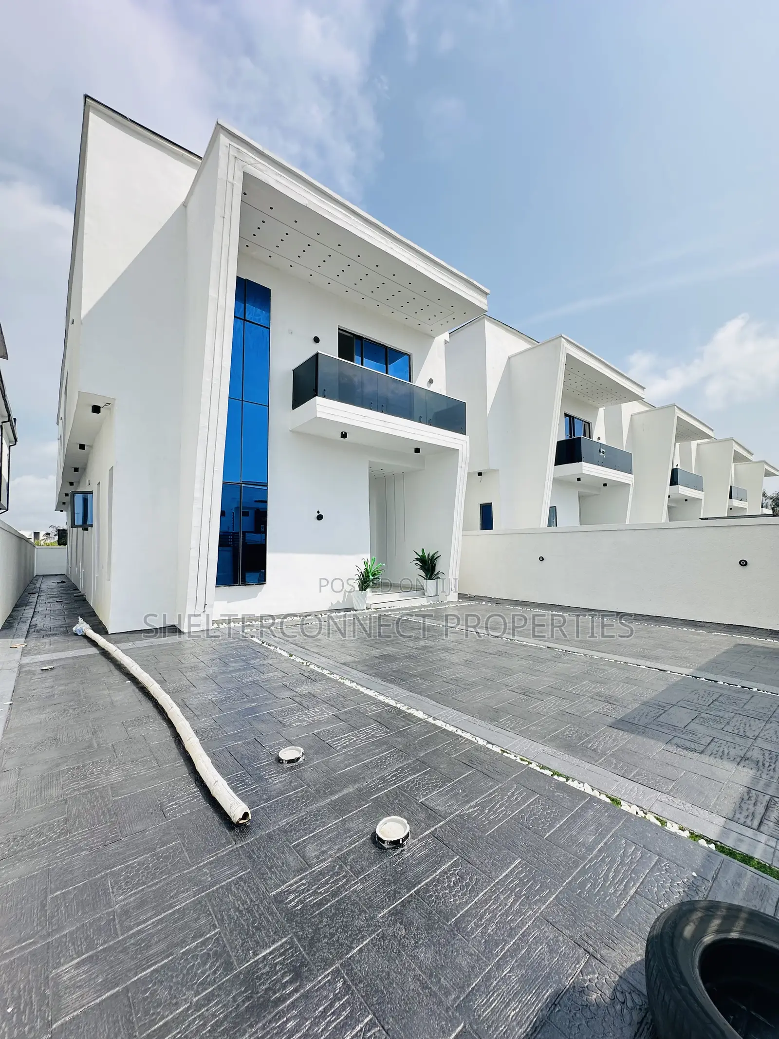 5bdrm Duplex in Ajah for sale