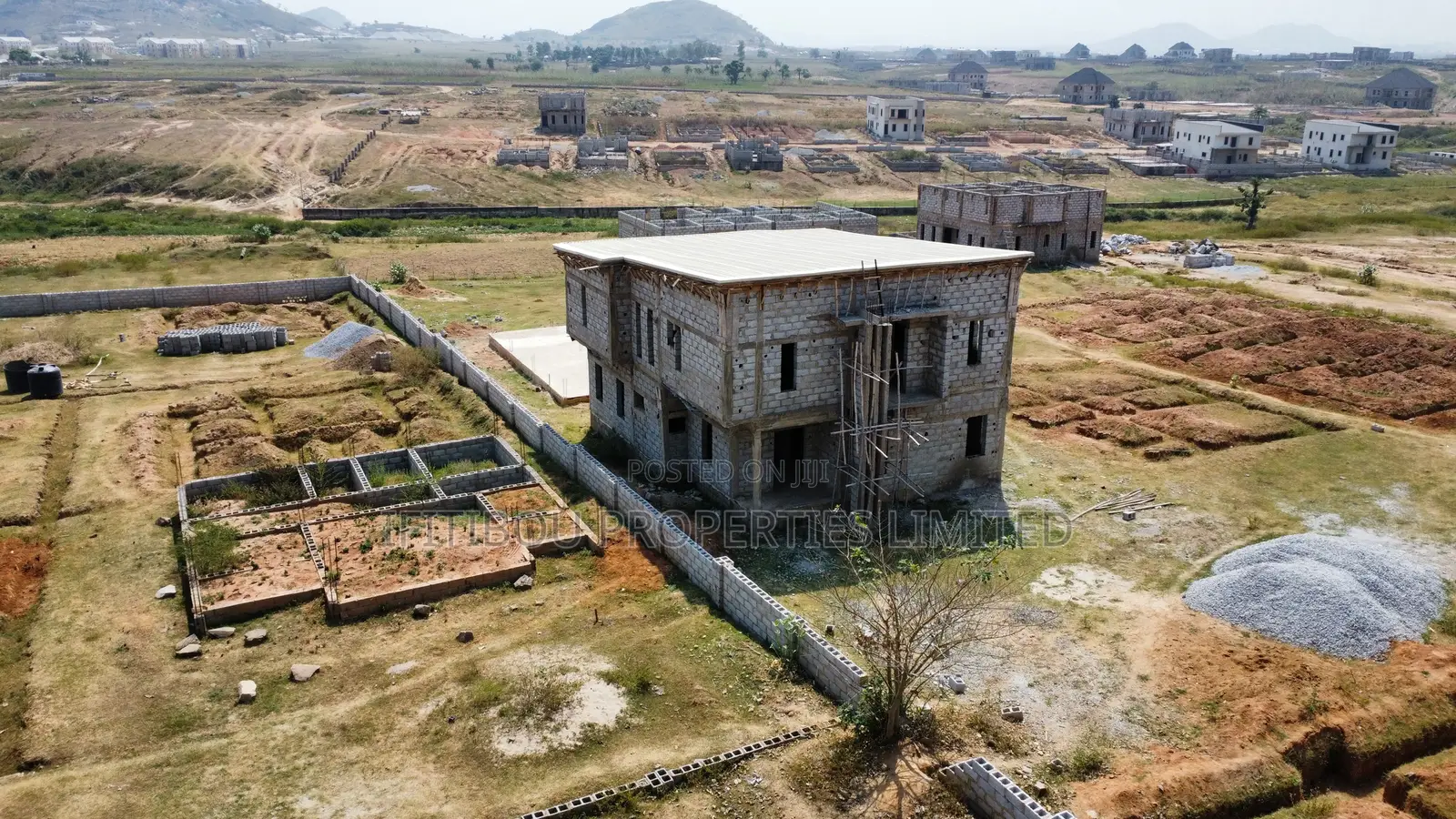 5bdrm Duplex in Hutu, Sabon Lugbe for sale