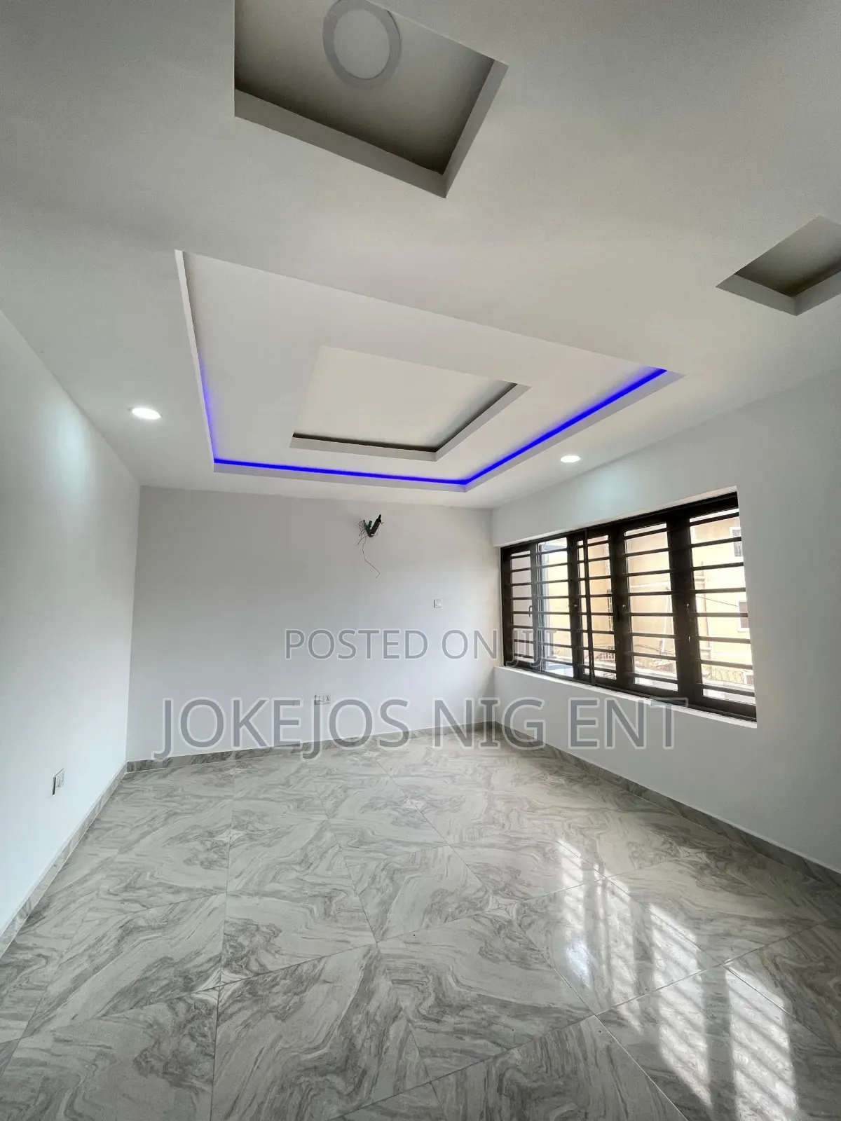 4bdrm Townhouse/Terrace in Ologolo for sale