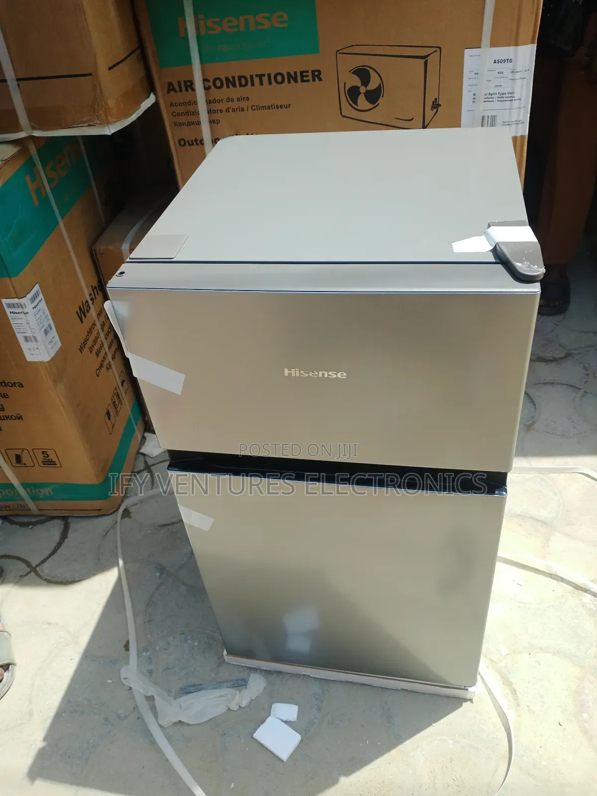 87 Liters Hisense Double Door Table Top Refrigerator, Silver Color.