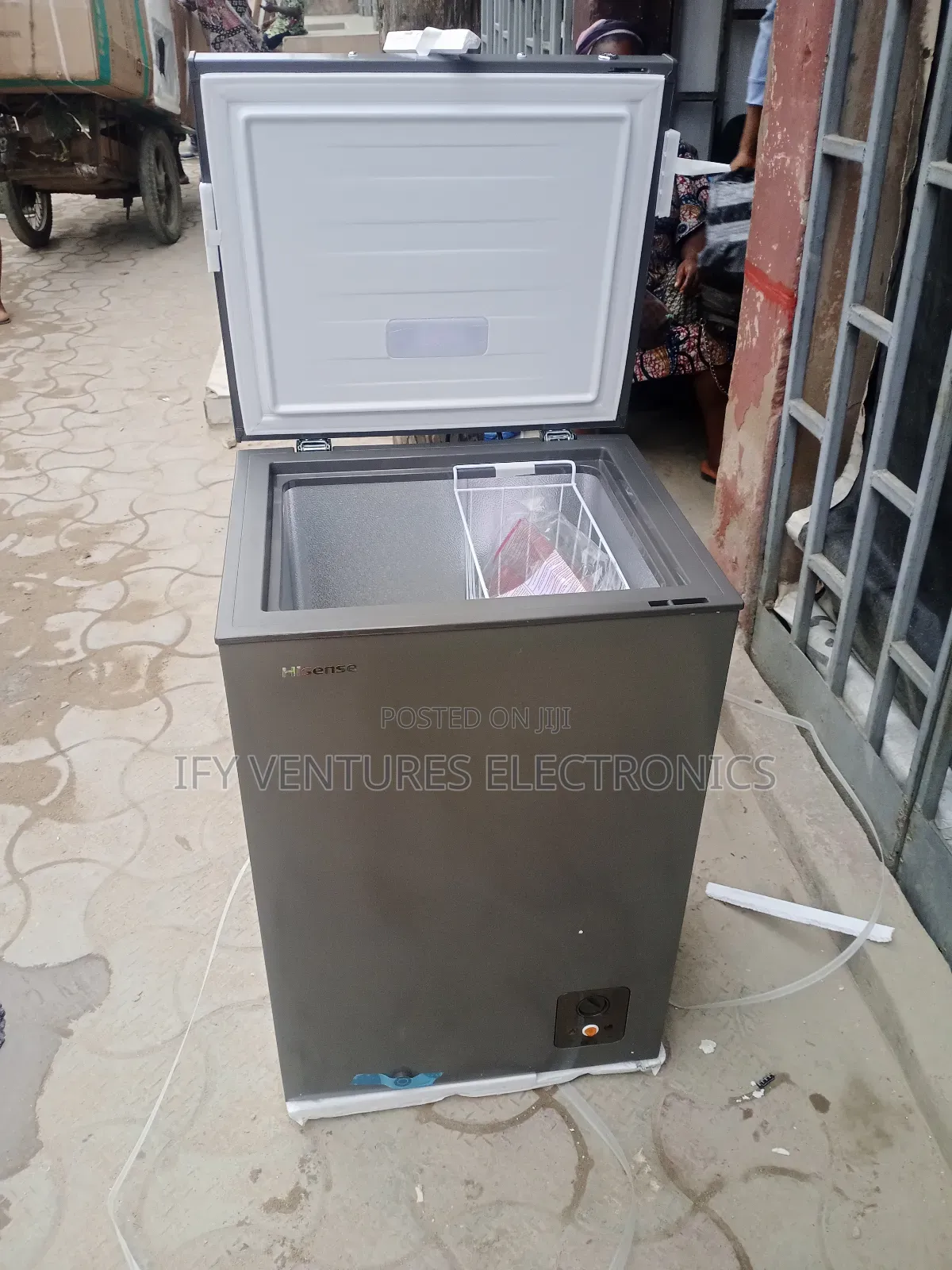 95 Liters Hisense Chest Freezer Fast Freezing, Silver Color
