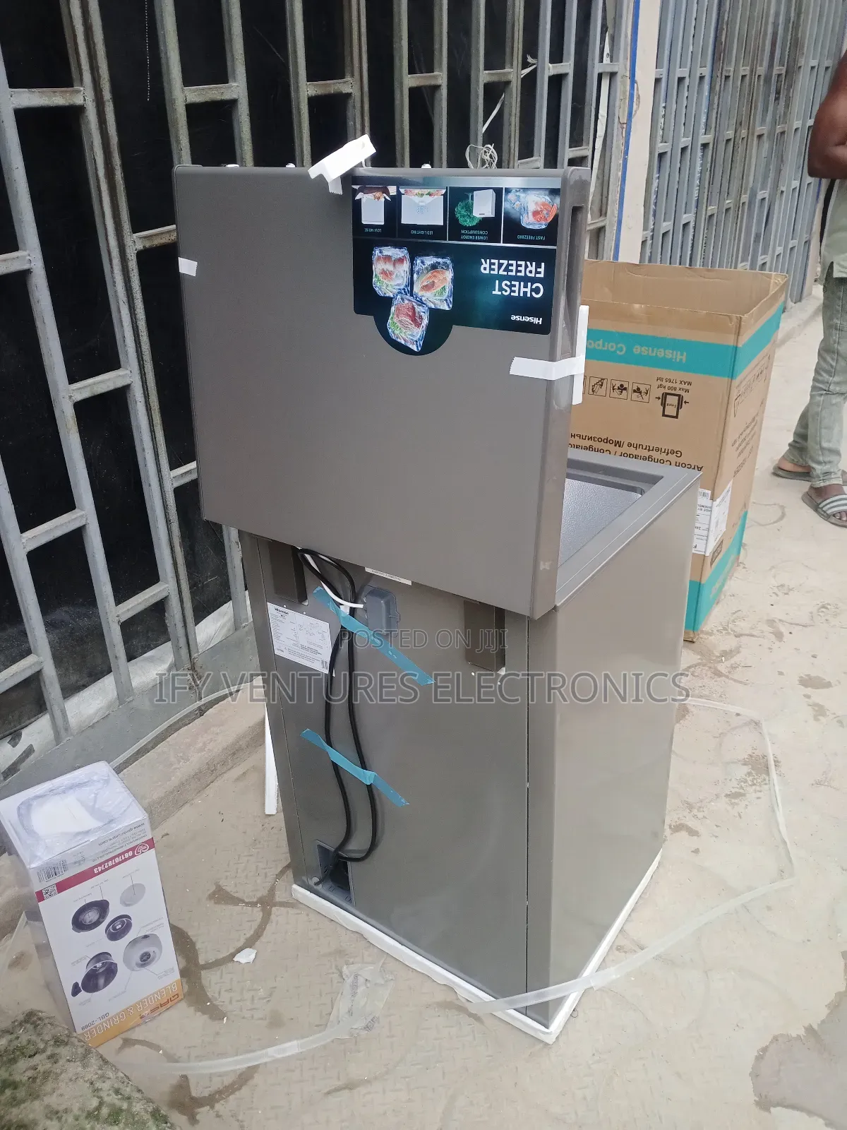 95 Liters Hisense Chest Freezer Fast Freezing, Silver Color