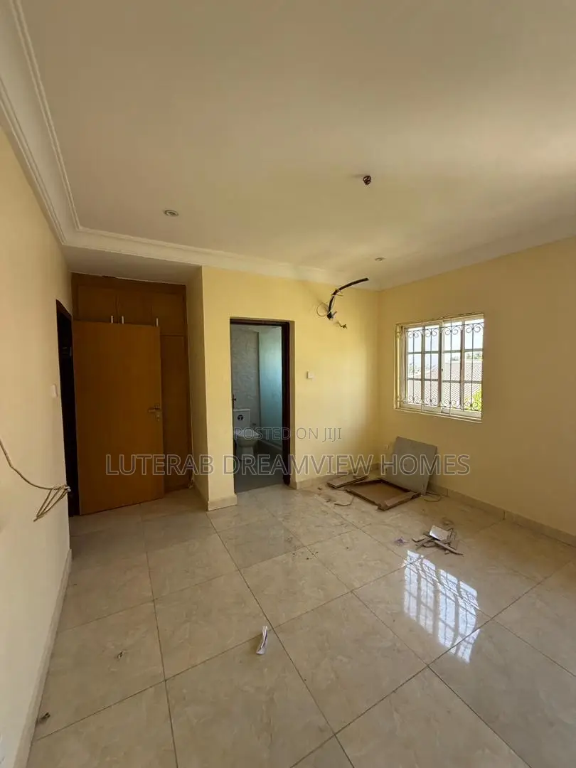 3bdrm Block of Flats in Maitama for rent