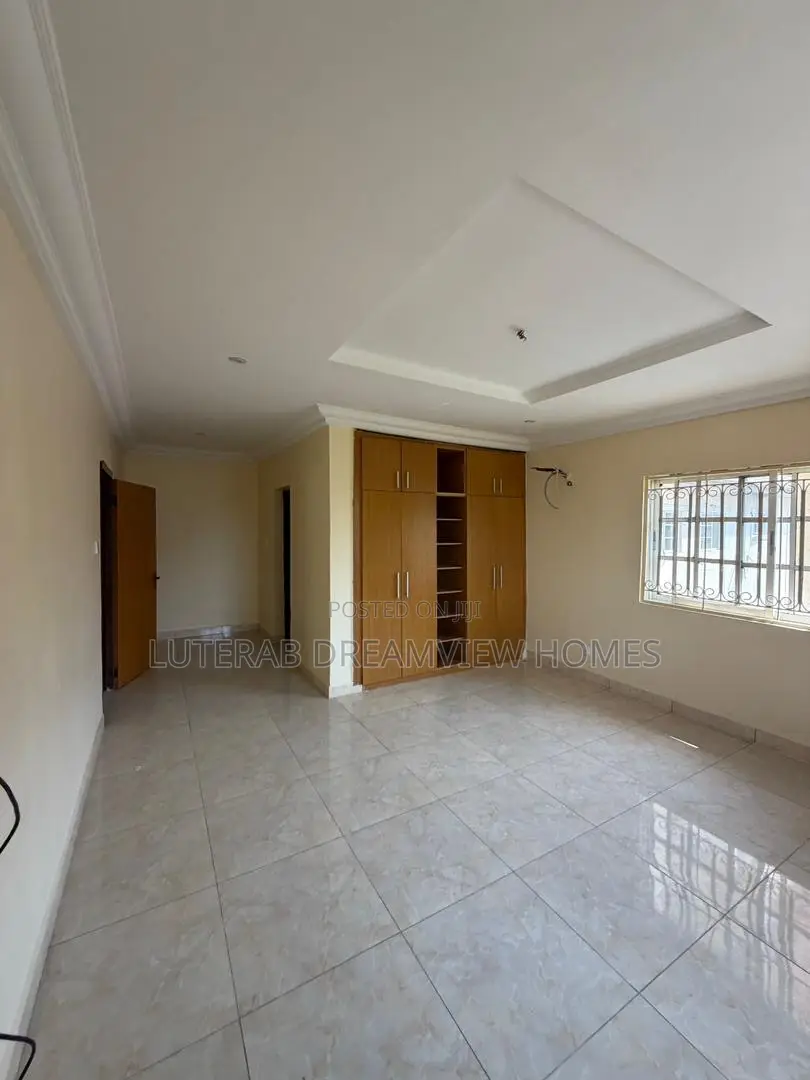 3bdrm Block of Flats in Maitama for rent