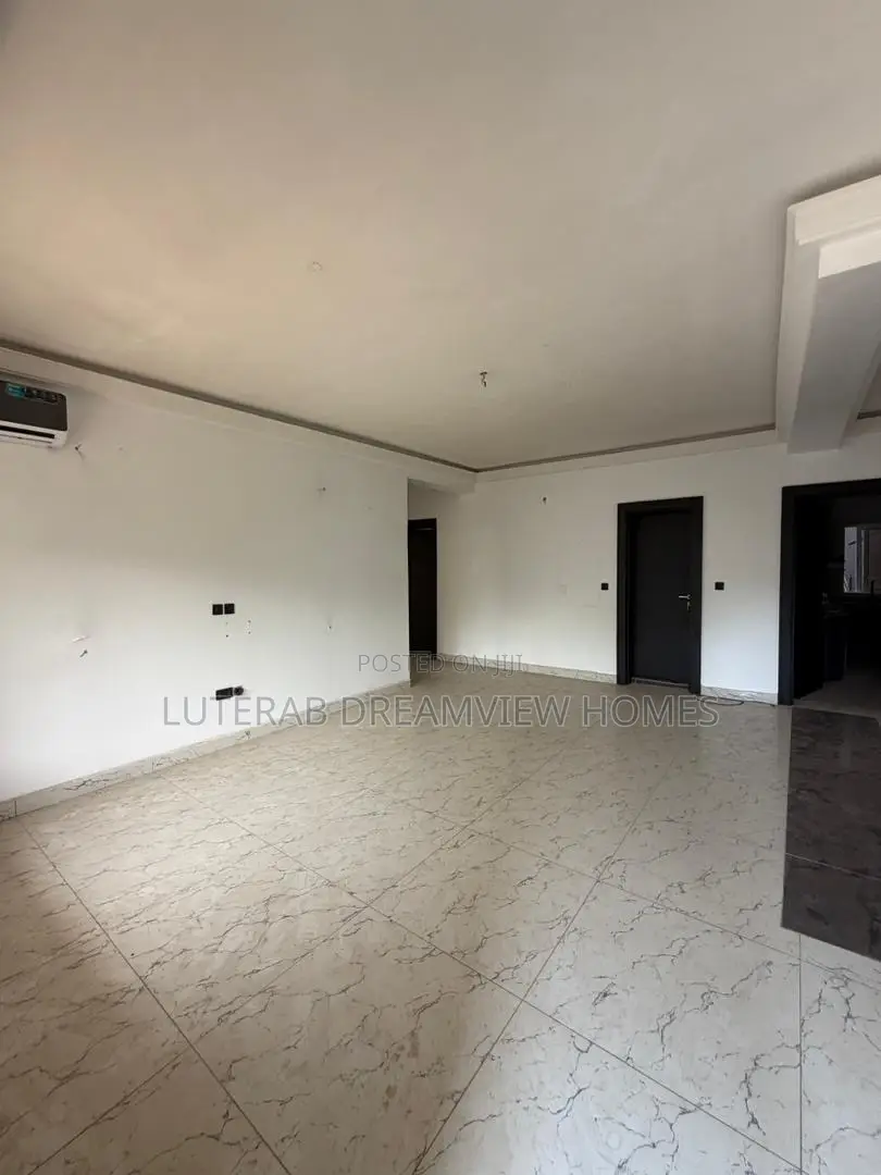 3bdrm Block of Flats in Maitama for rent
