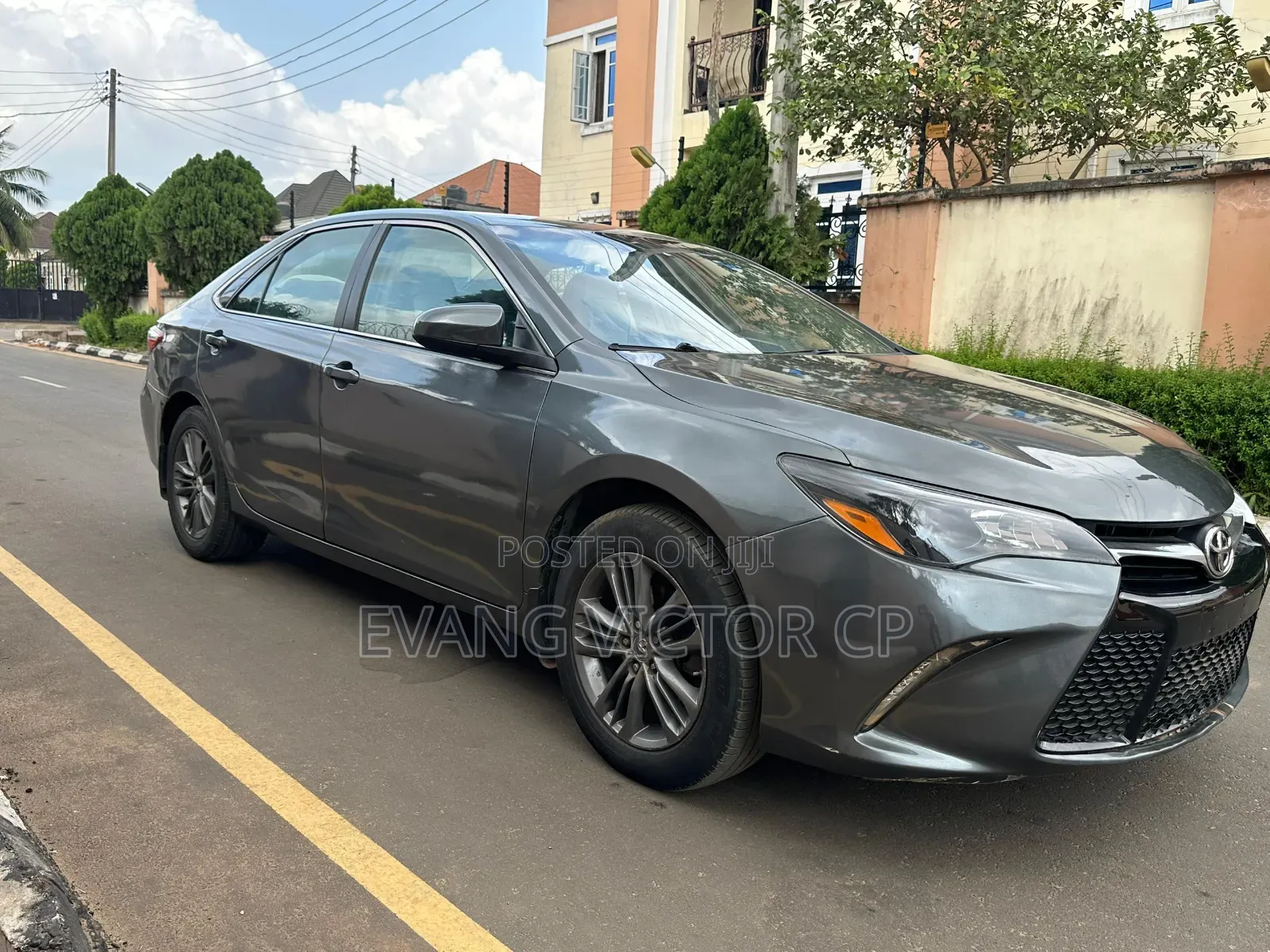 Toyota Camry SE 4dr Sedan (2.5L 4cyl 6A) 2016 Gray