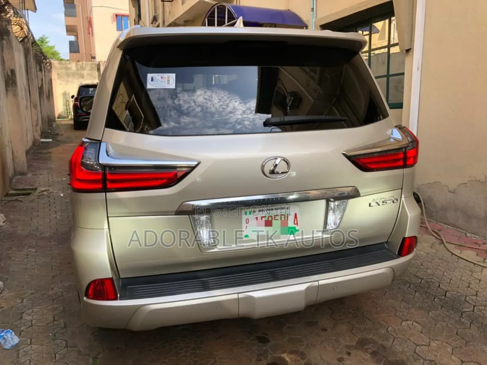 Lexus LX 570 (5 seats) AWD 2016 Gold
