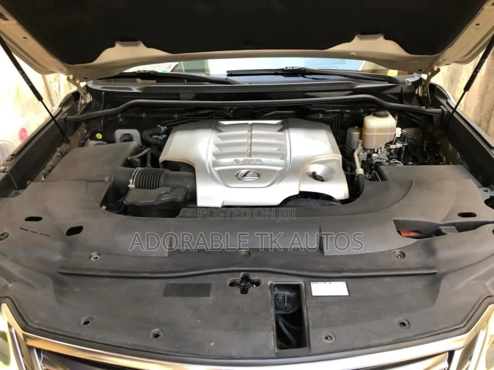 Lexus LX 570 (5 seats) AWD 2016 Gold