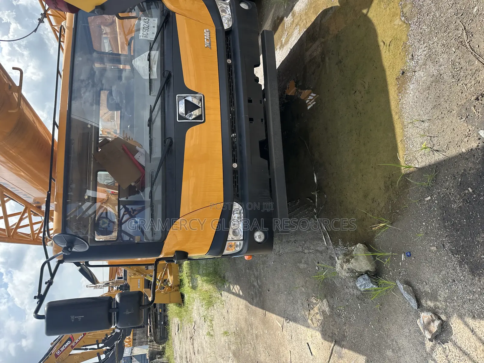 25 Tons and 30 Tons Mobile Crane Available for Daily Rental