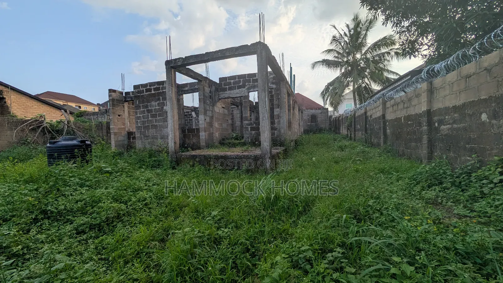 8bdrm House in Okebadan Estate, Akobo for sale