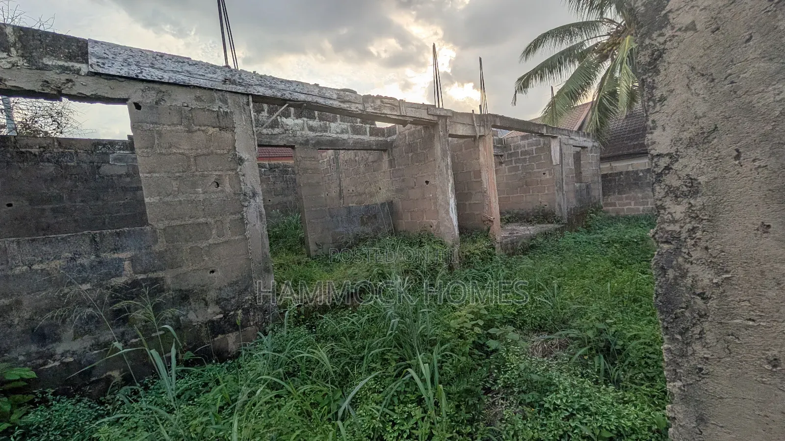 8bdrm House in Okebadan Estate, Akobo for sale