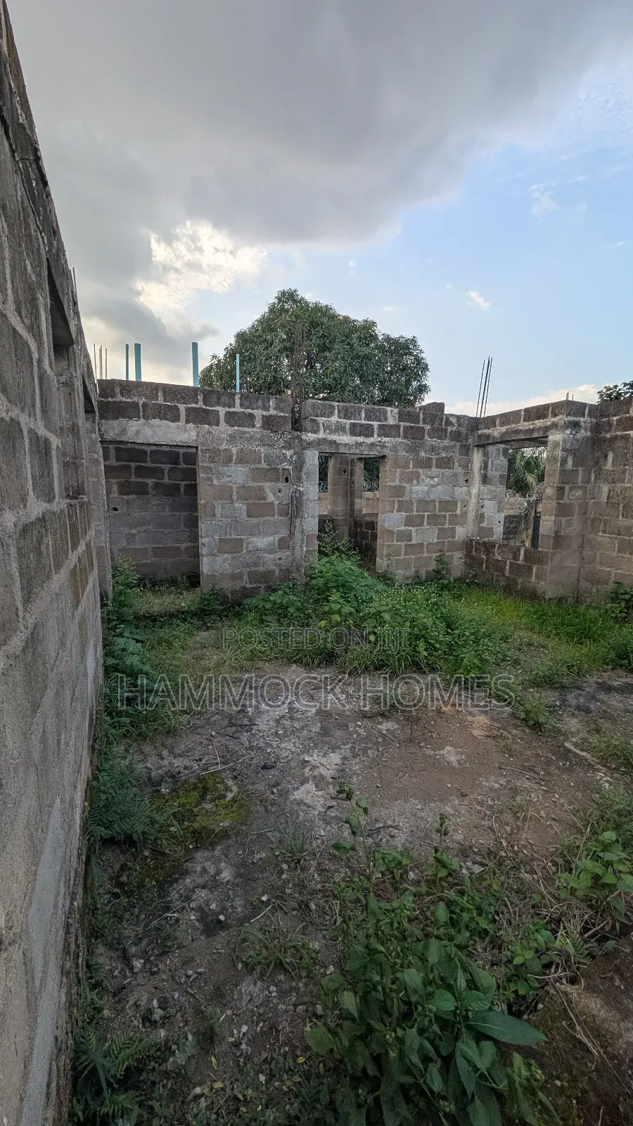 8bdrm House in Okebadan Estate, Akobo for sale