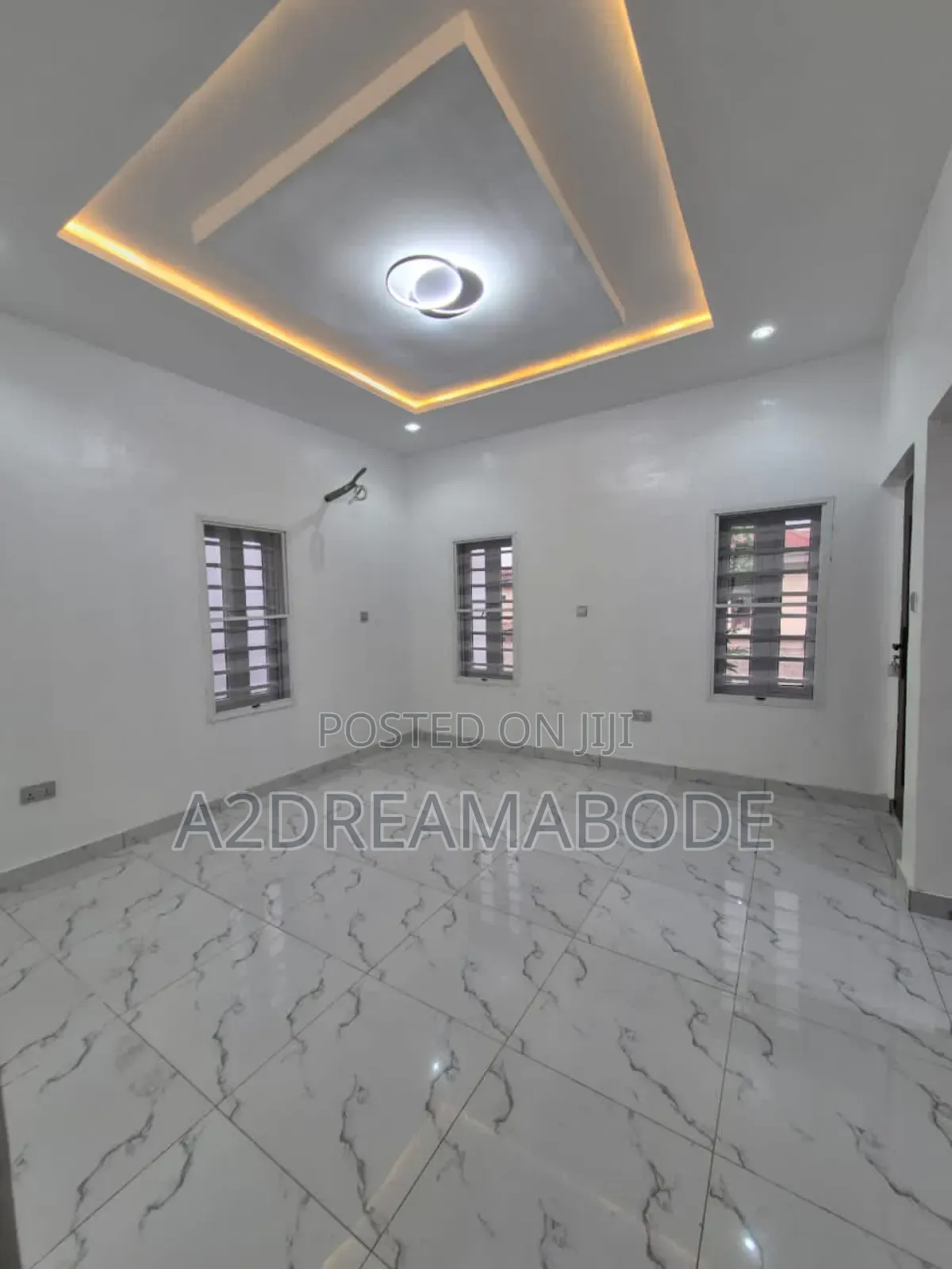 4bdrm Duplex in Omole Phase 2 for rent