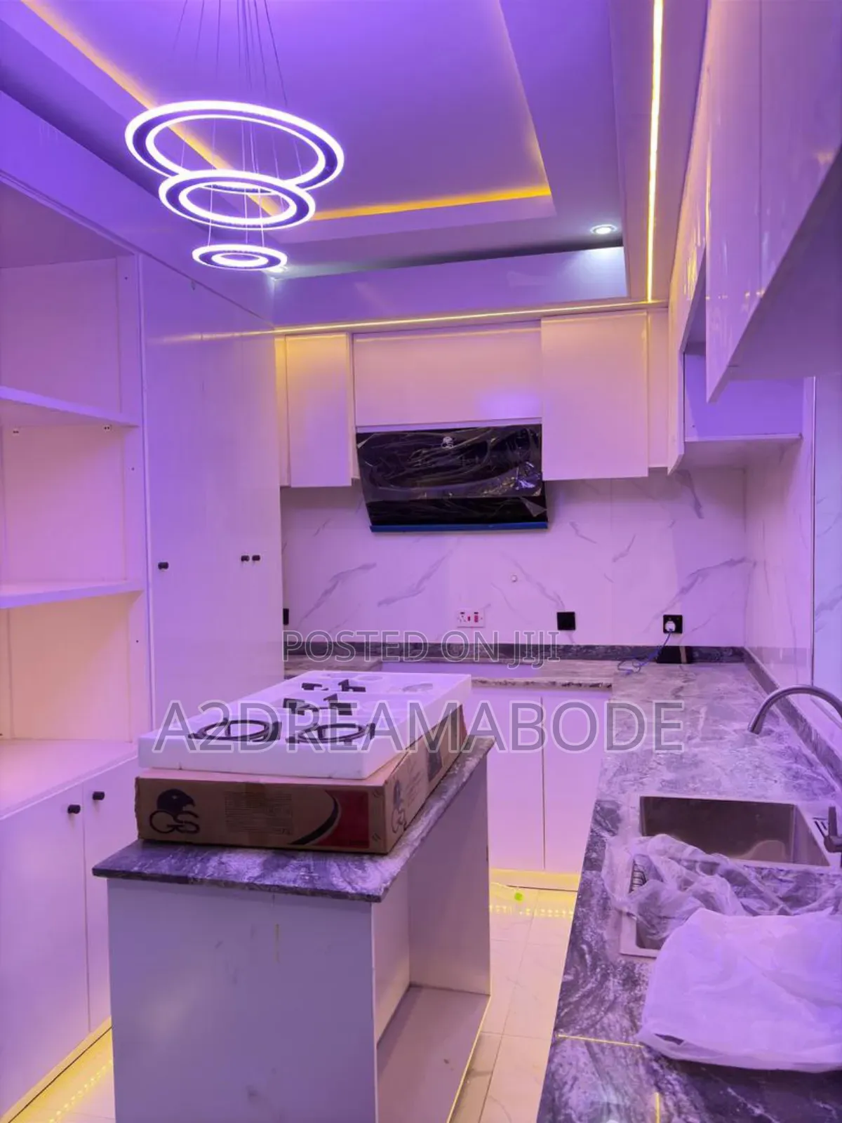 5bdrm Duplex in In An Estate, Agege for sale