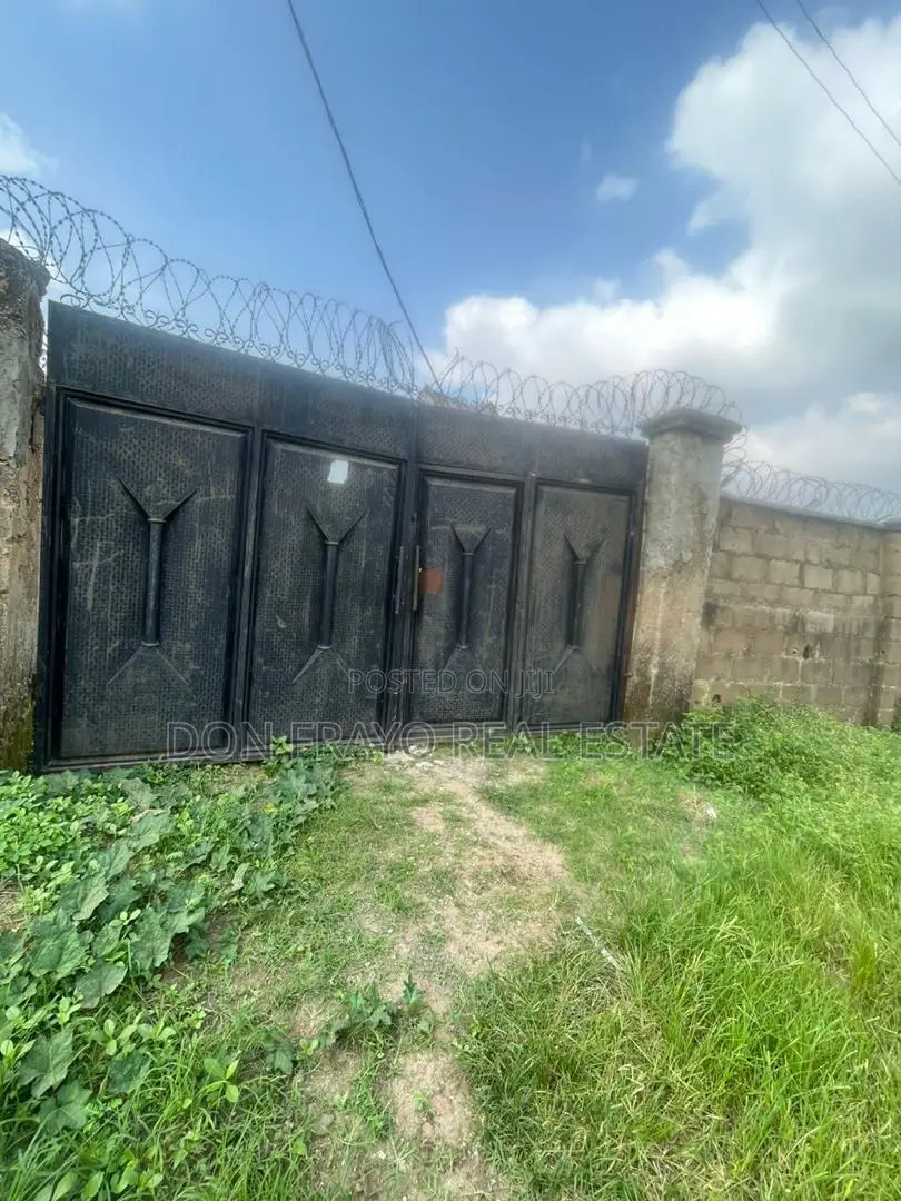 3bdrm Apartment in Masopa Estate, Oluwo for sale