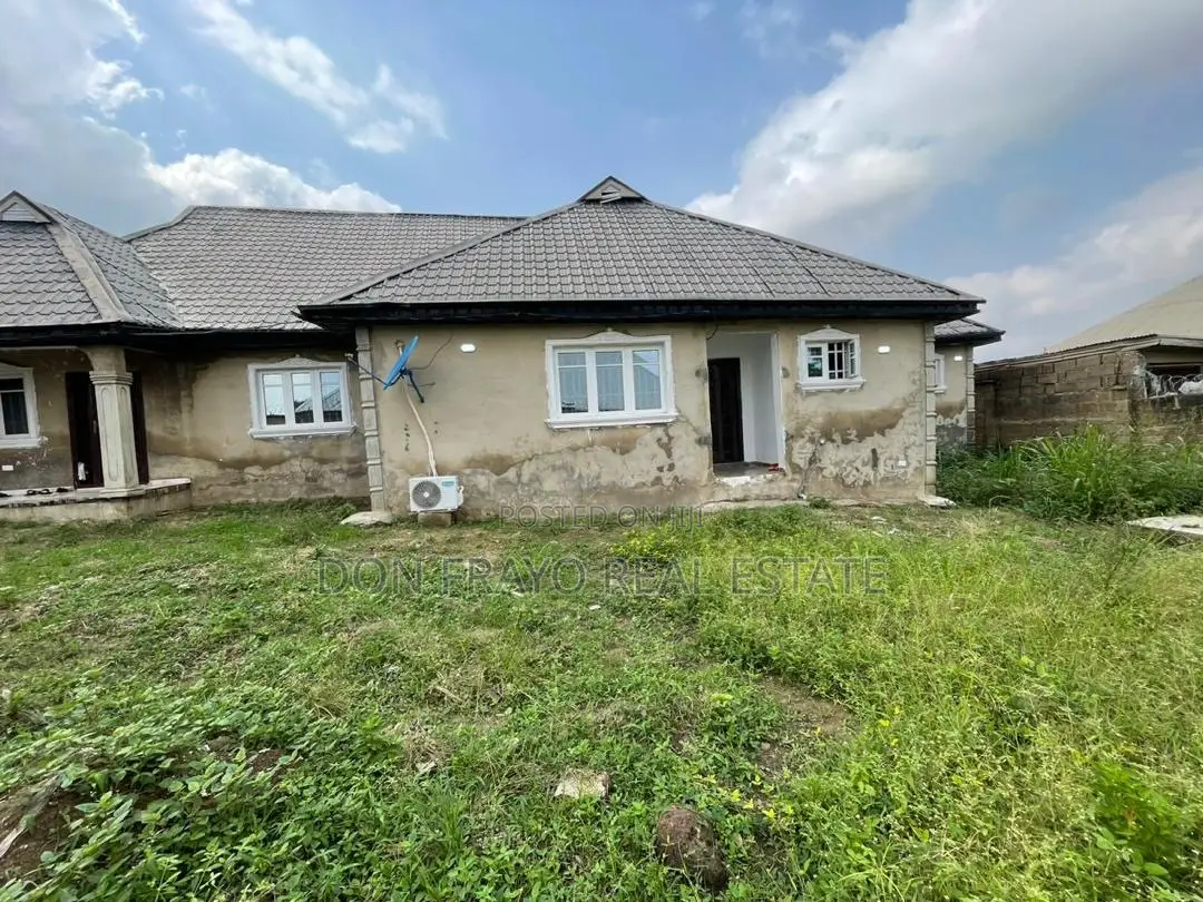 3bdrm Apartment in Masopa Estate, Oluwo for sale