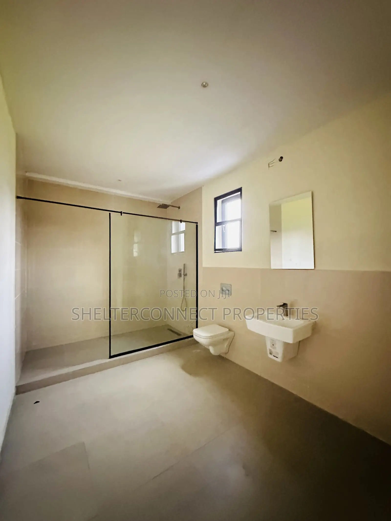 3bdrm Apartment in Lekki Phase 1 for rent