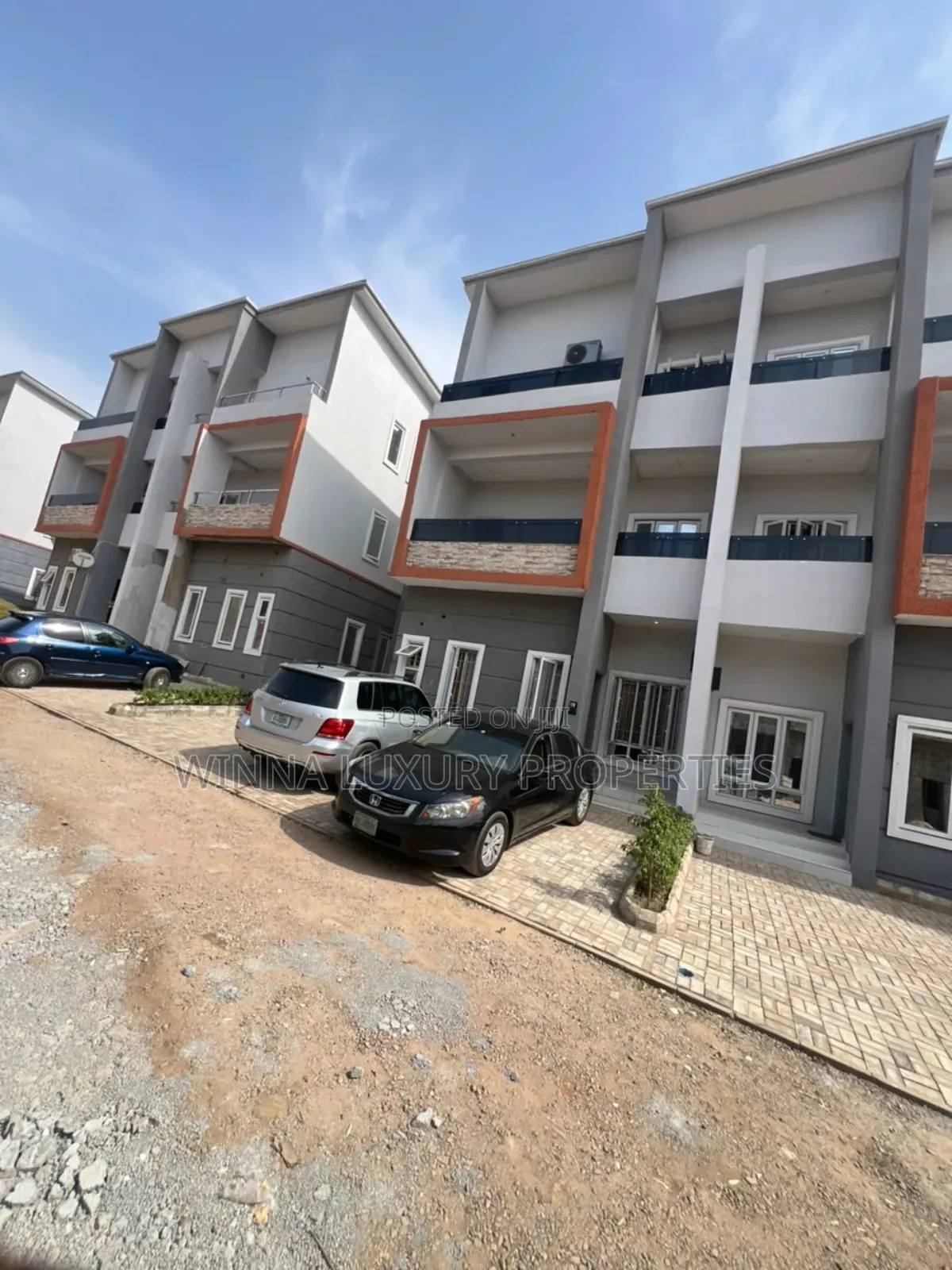 4bdrm Townhouse/Terrace in Opposite Game, Kaura for sale