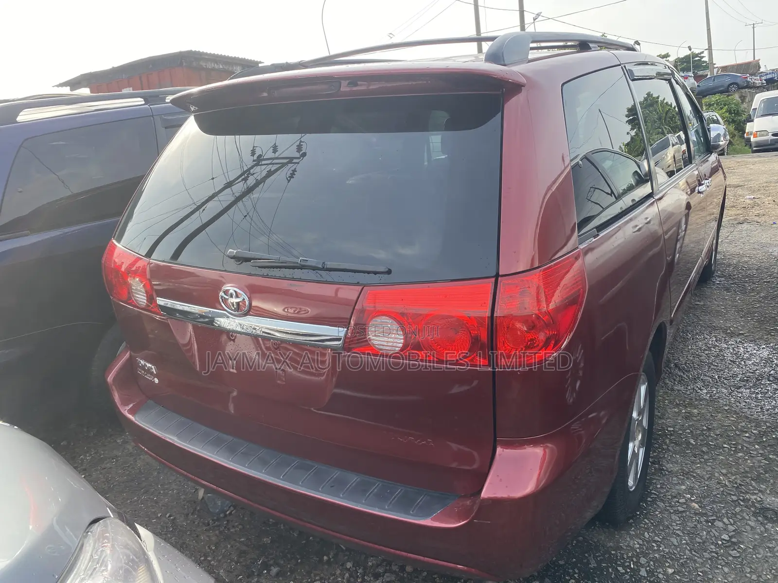 Toyota Sienna XLE Limited AWD 2009 Red