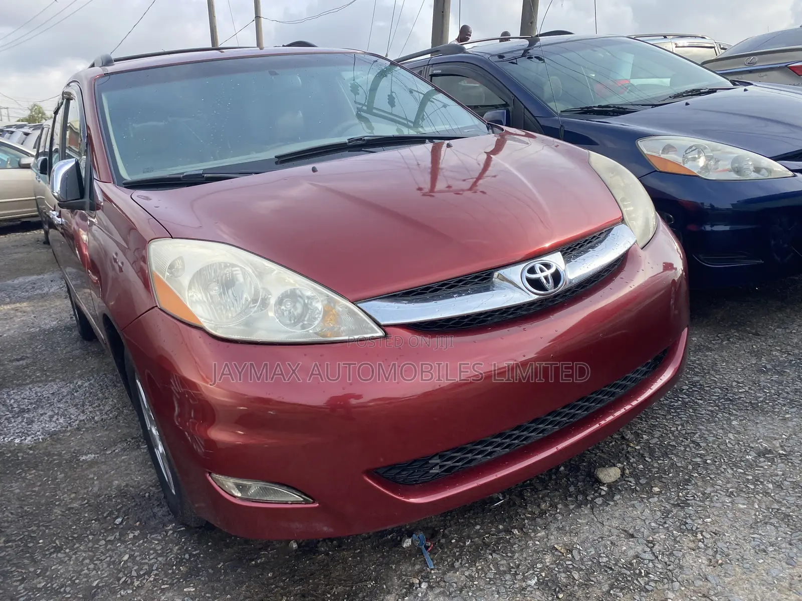 Toyota Sienna XLE Limited AWD 2009 Red