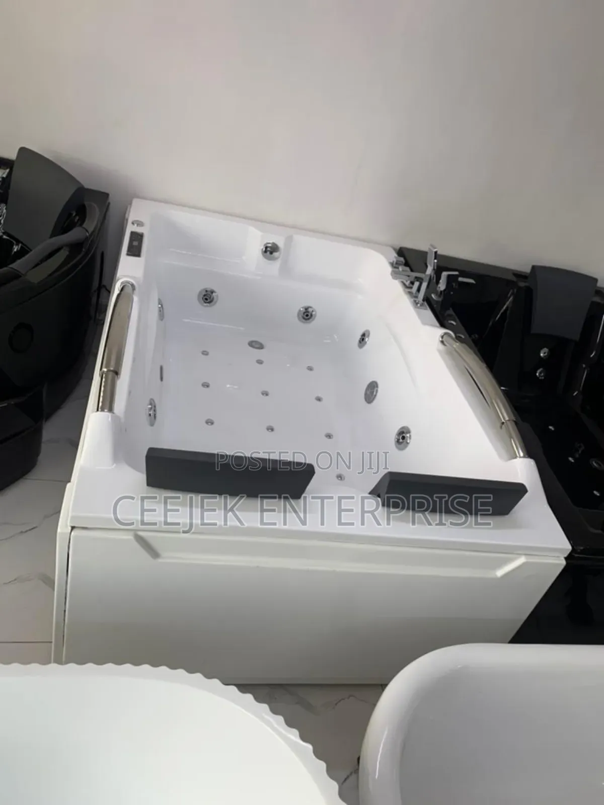 Original Double White Jaccuzi