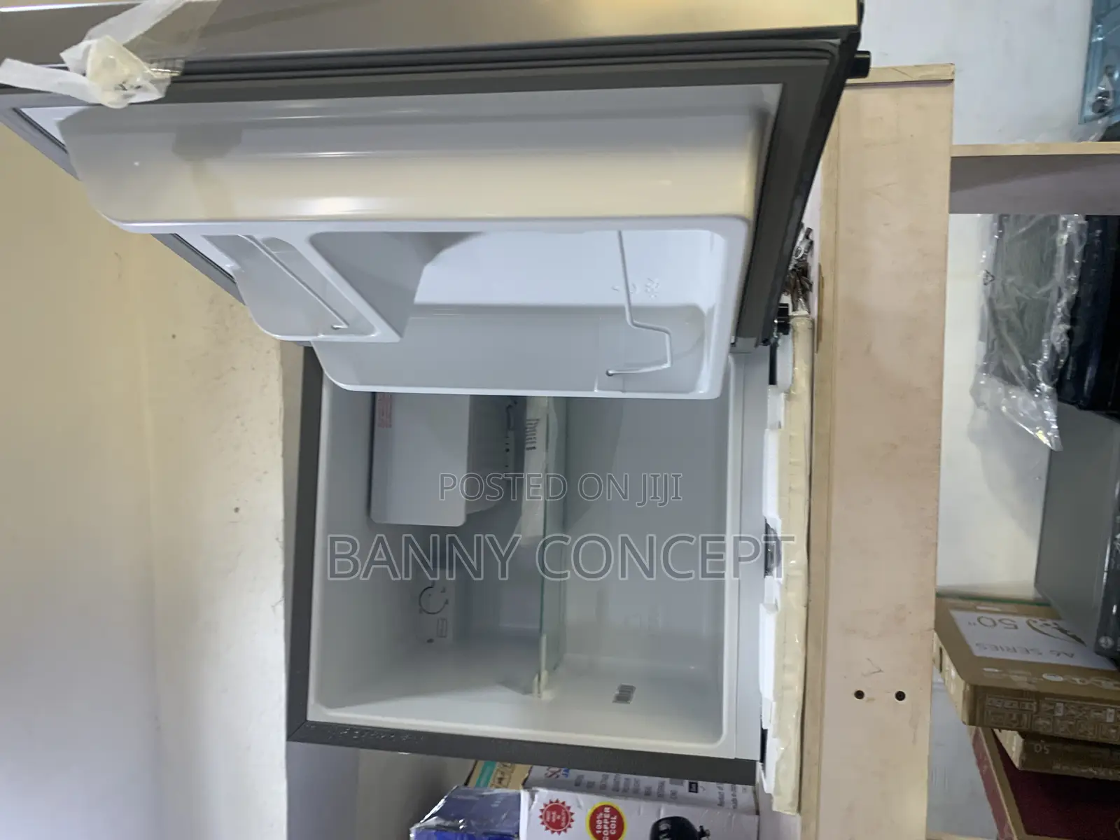 Hisense Mini Bar Refrigerator