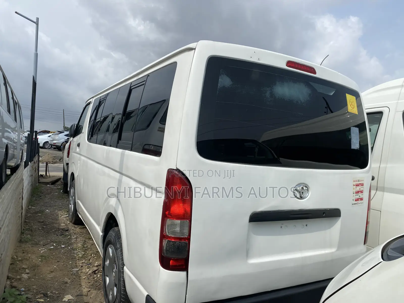 Toyota HiAce 2010 White