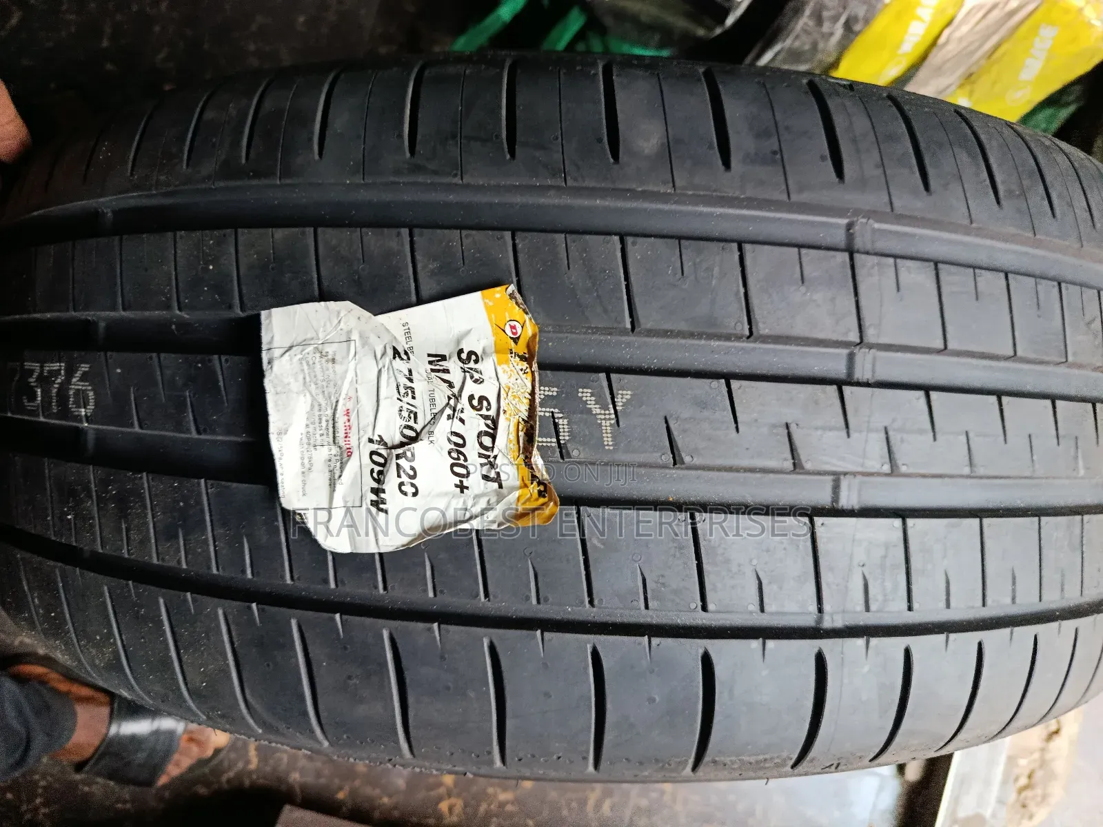 275/50r20 Dunlop Tire