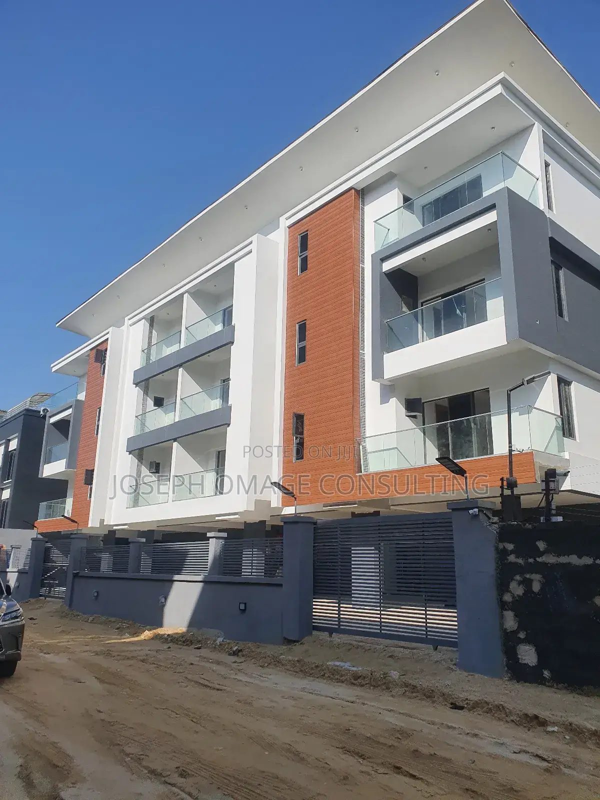 3bdrm Block of Flats in The Enclave, Lekki Phase 1 for sale