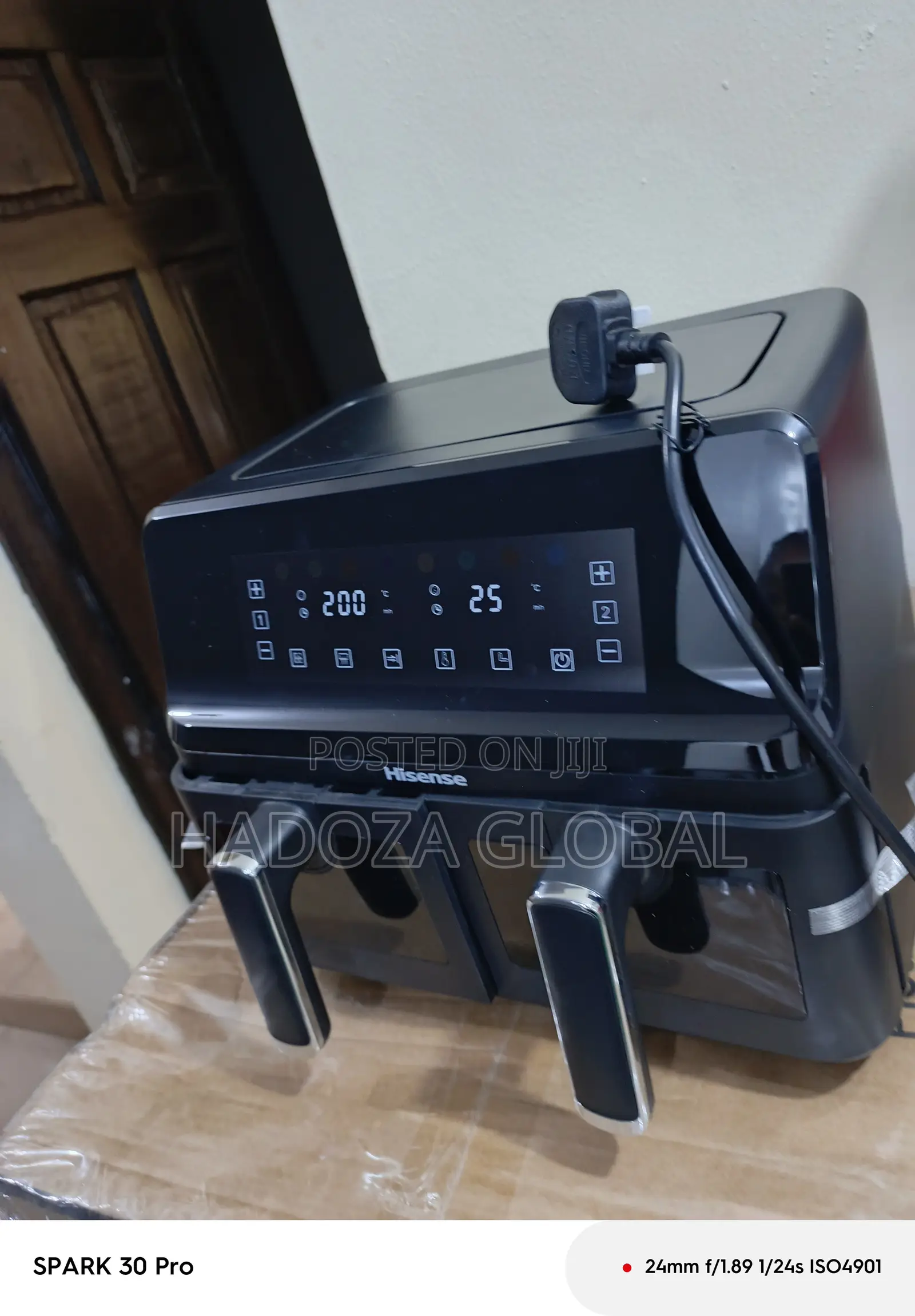 Hisense 8l Twin-zone Airfrying Machine