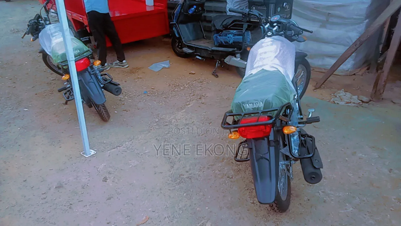 New Yamaha Crux 2025 Red