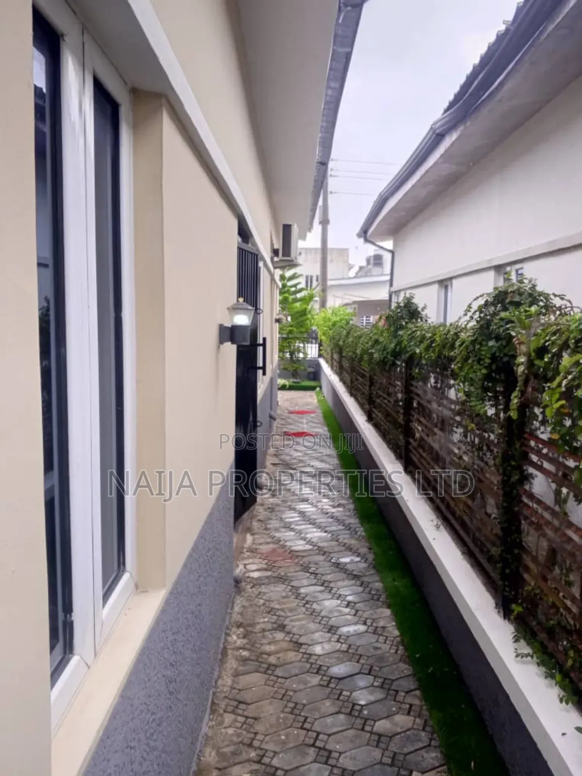 3bdrm Bungalow in Vantage Court, Bogije for sale