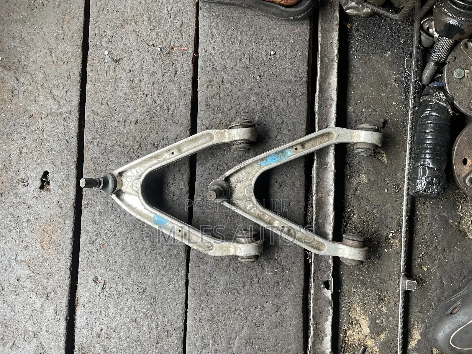Hummer 3 Upper Arm