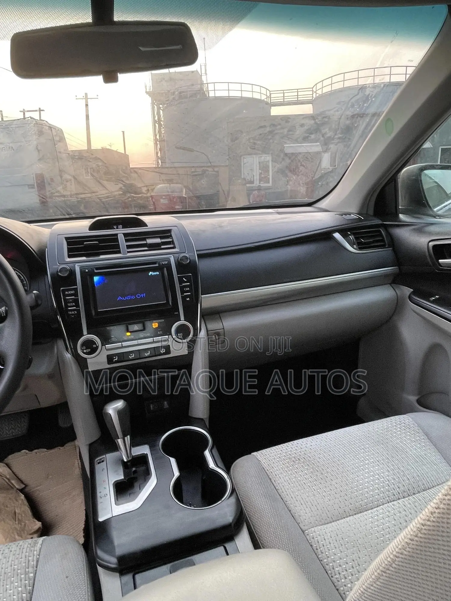 Toyota Camry SE 4dr Sedan (2.5L 4cyl 6A) 2012 Gray