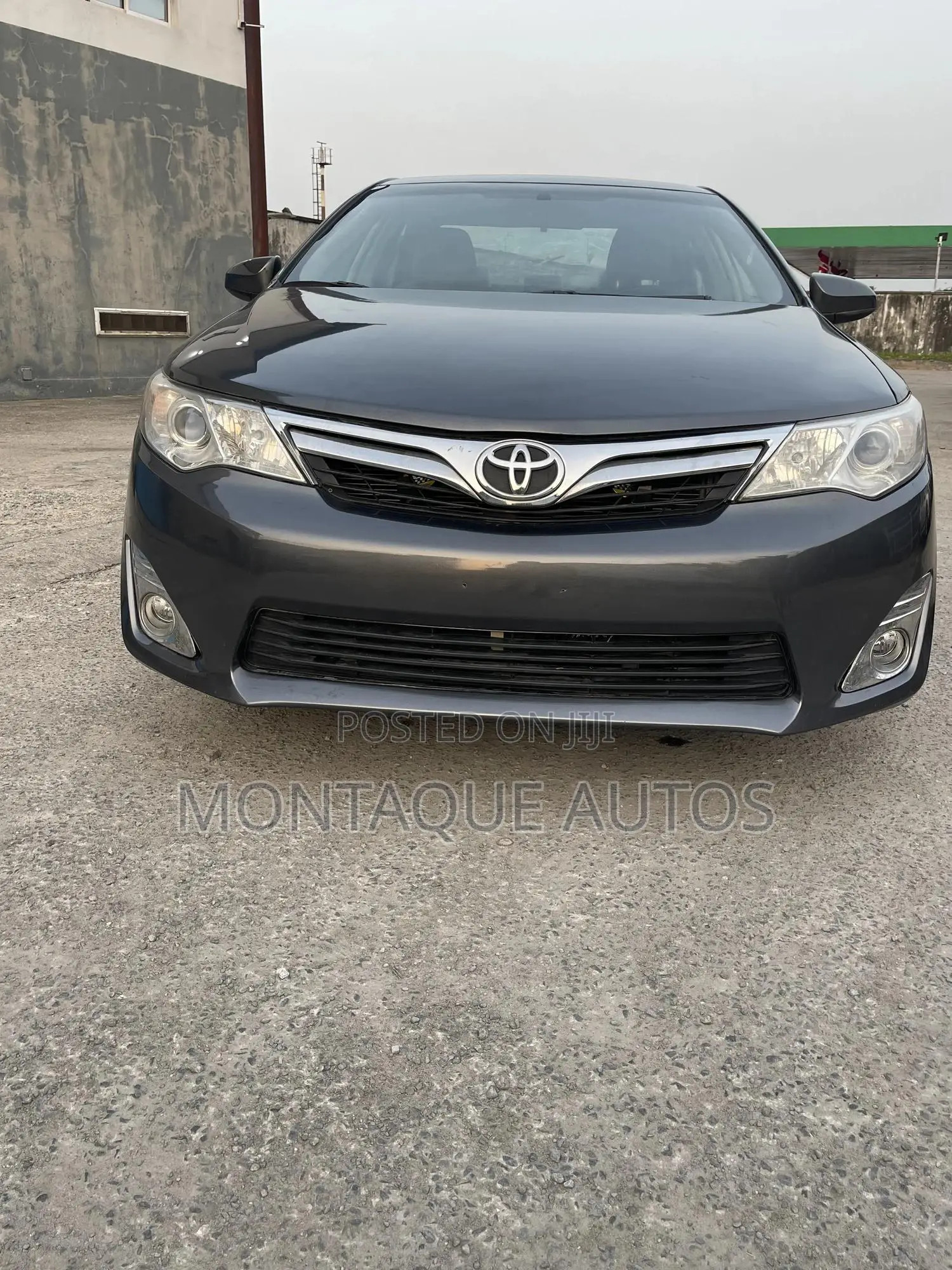 Toyota Camry SE 4dr Sedan (2.5L 4cyl 6A) 2012 Gray