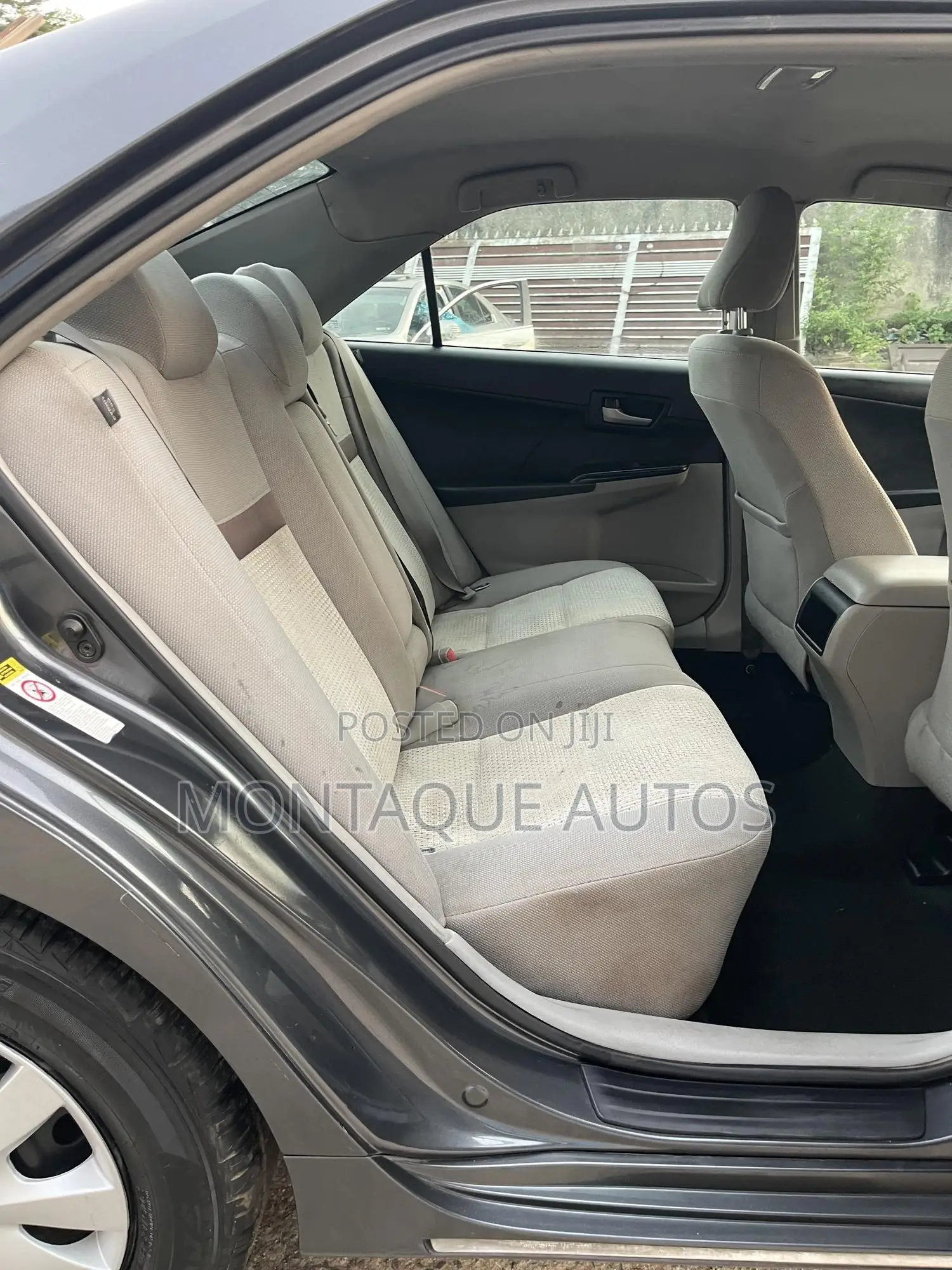 Toyota Camry SE 4dr Sedan (2.5L 4cyl 6A) 2012 Gray