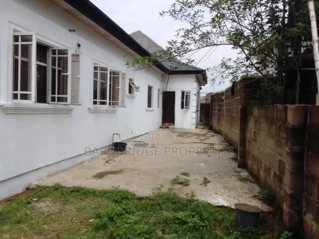 5bdrm Block of Flats in Obafemi-Owode for sale