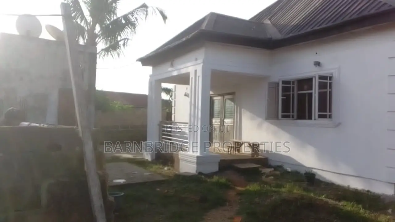 5bdrm Block of Flats in Obafemi-Owode for sale