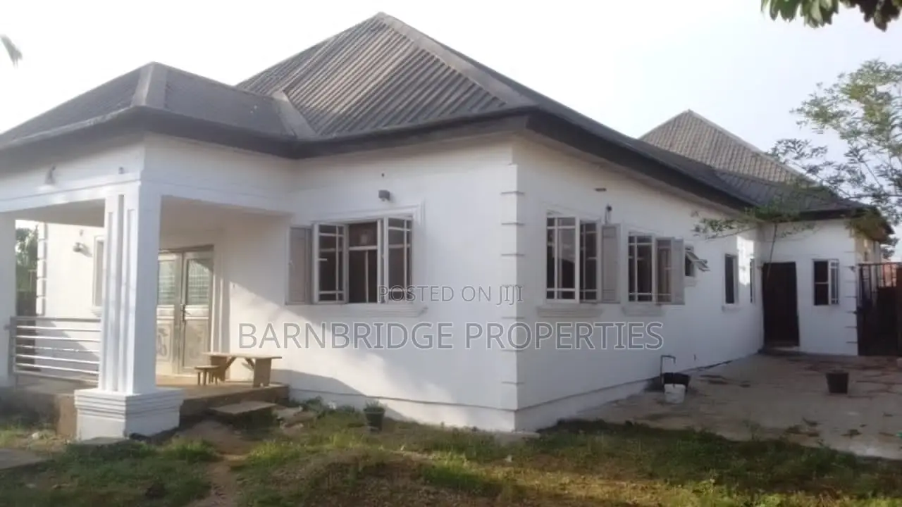 5bdrm Block of Flats in Obafemi-Owode for sale