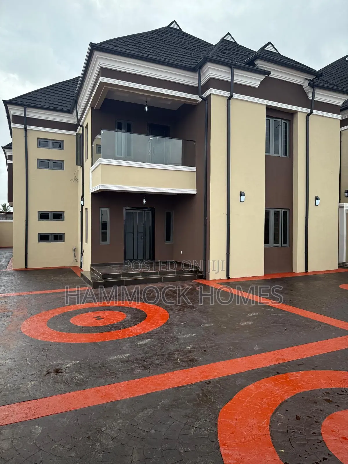 5bdrm Duplex in Malami Estate for sale