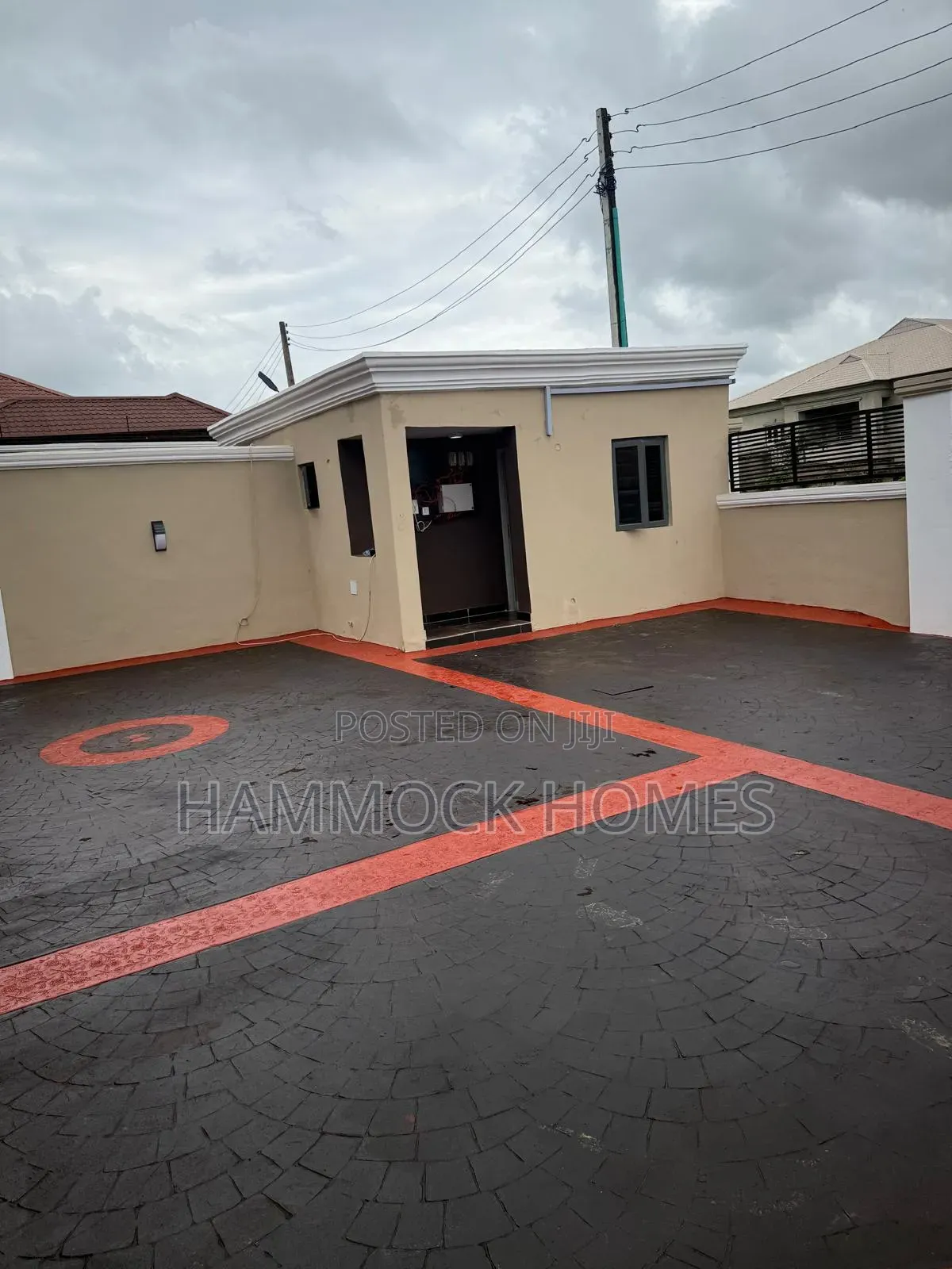 5bdrm Duplex in Malami Estate for sale
