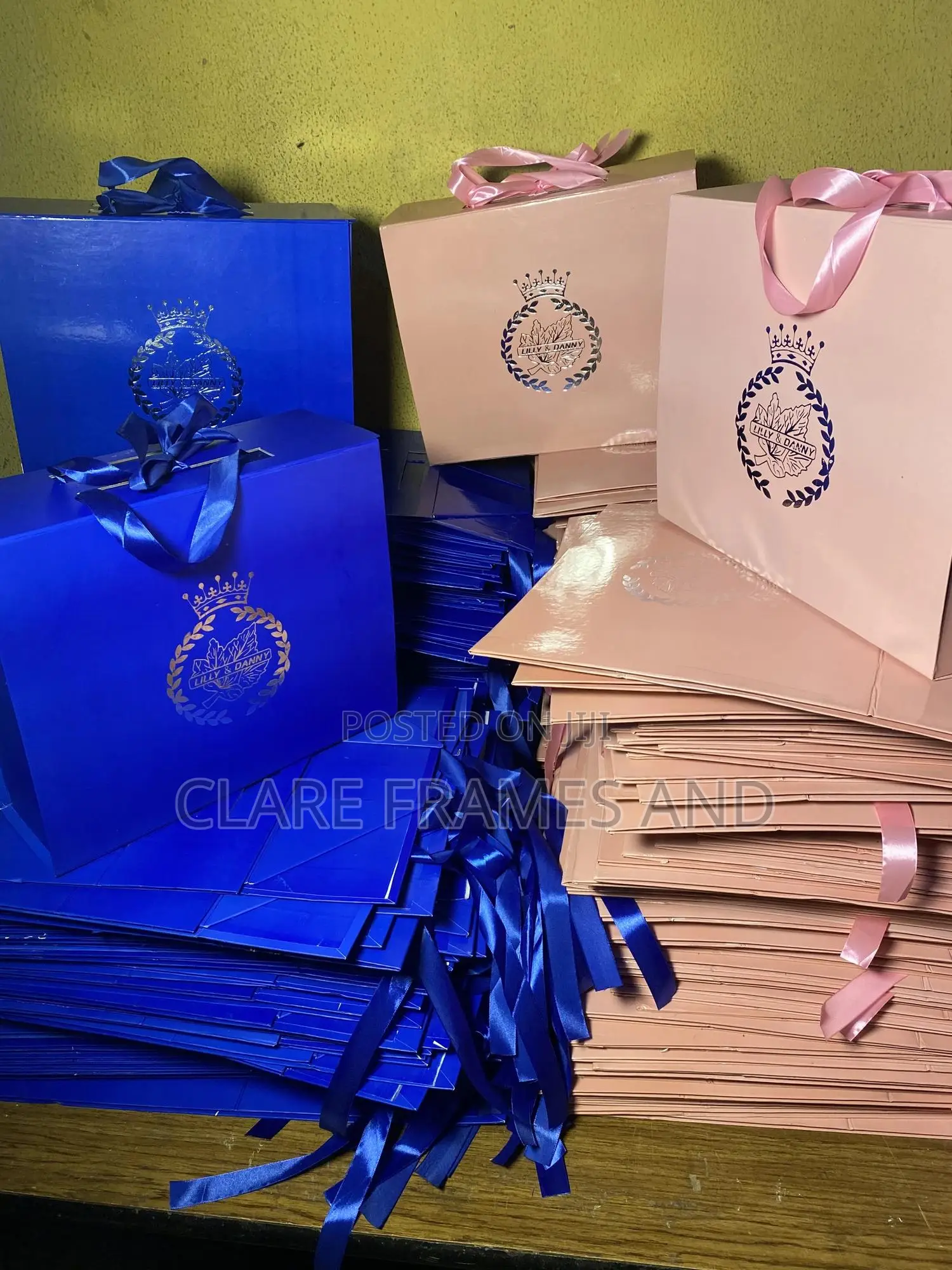 Beautiful Branded Collapsible Box With Foil Print