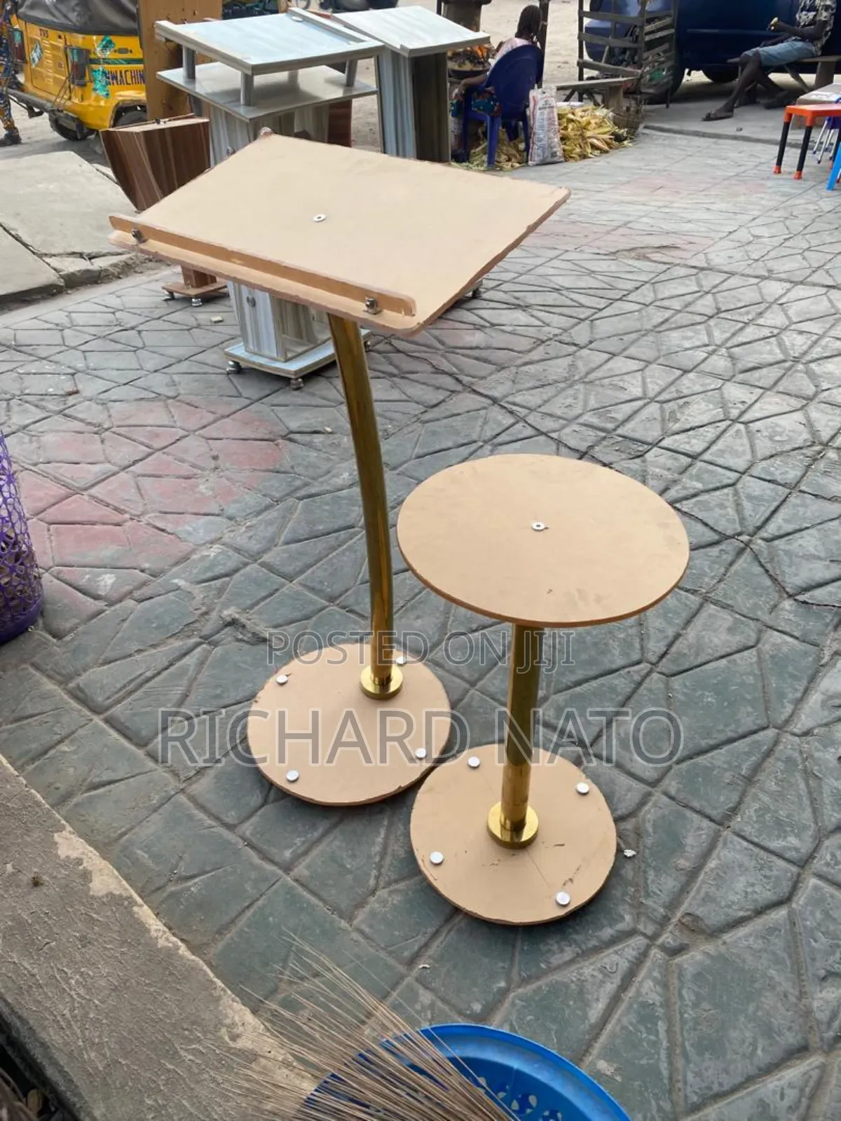 Quality Churches Gold Acrylic Pulpit