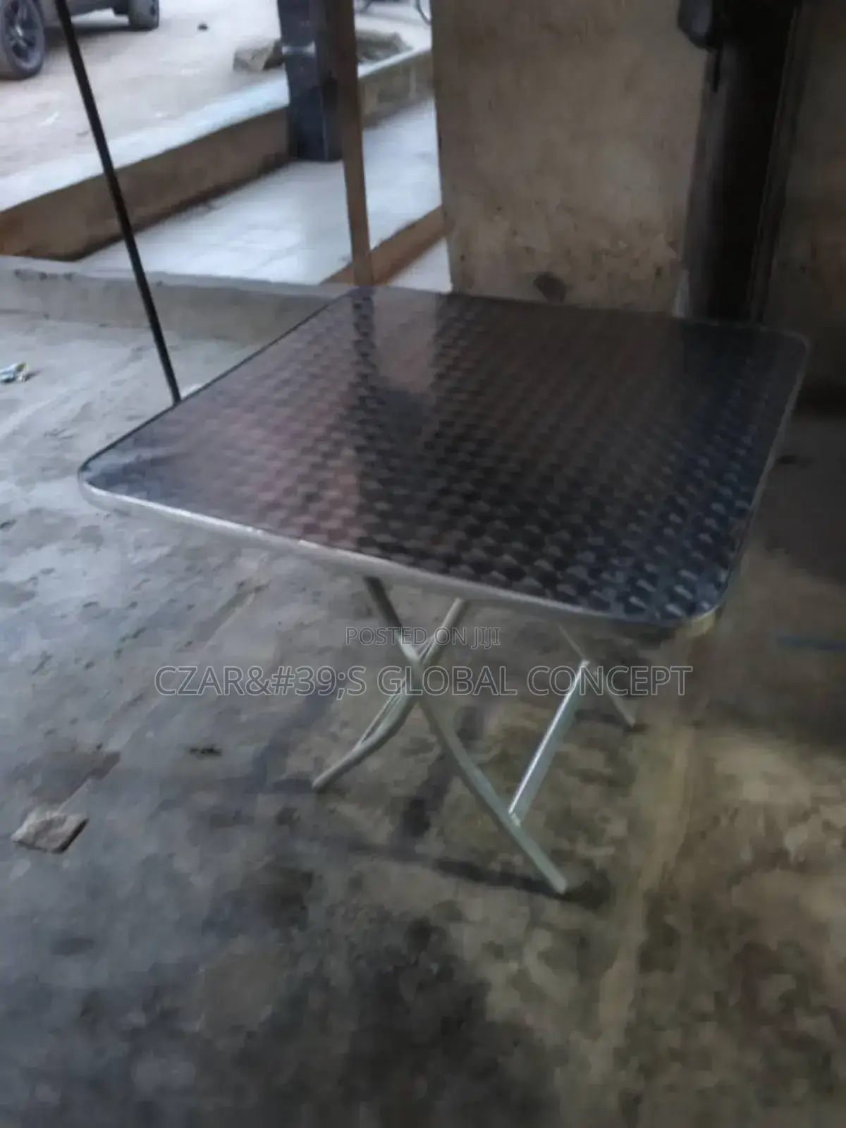 Classy Restaurant and Bar Table