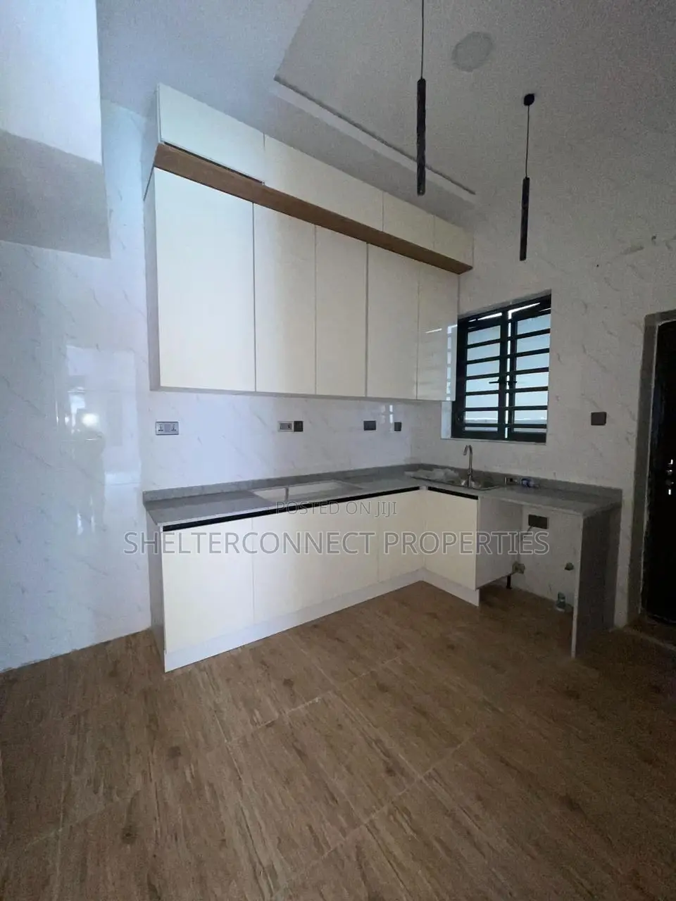 4bdrm Duplex in Ologolo for sale